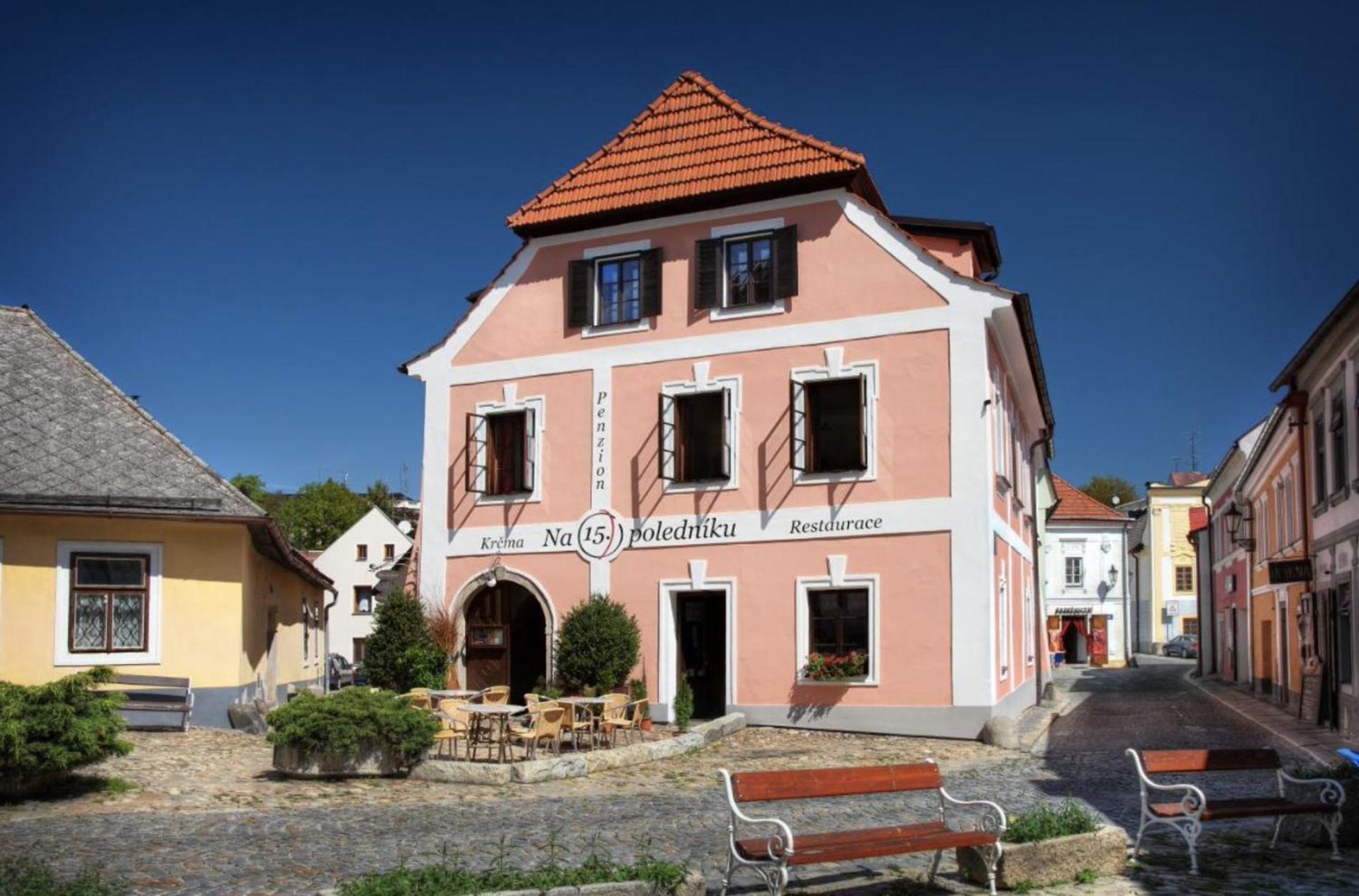 Penzion Na 15. Poledniku Hotell Jindřichŭv Hradec Exteriör bild